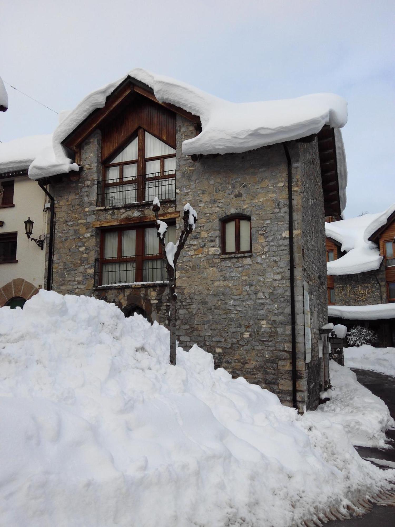 מלון טרמקסטייה דה טנה Abadia Del Pirineo מראה חיצוני תמונה