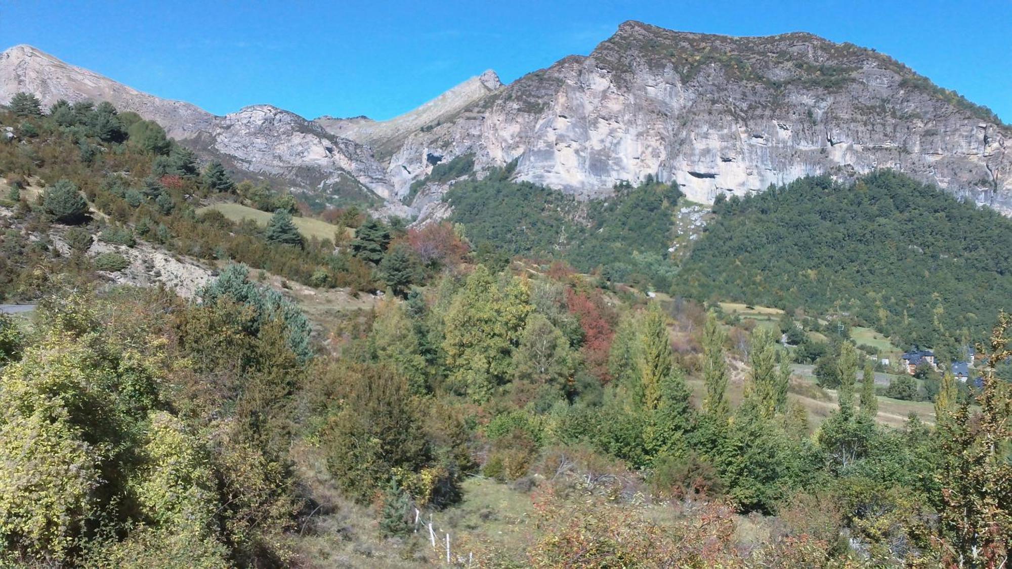 מלון טרמקסטייה דה טנה Abadia Del Pirineo מראה חיצוני תמונה